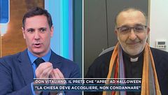 Don Vitaliano, il prete che "apre" ad Halloween