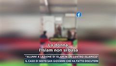 "Alunni a lezione di Islam in un centro islamico"