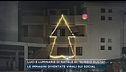Luci e luminaria di Natale di "dubbio gusto"