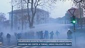 Polemiche e scontri per lo sgombero di Askatasuna