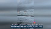 Lipari, onde altissime sul lungomare di Acquacalda