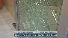 Arezzo, banditi all'assalto di una gioielleria