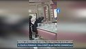 Roma, le immagini di un'altra rapina in gioielleria