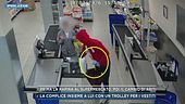 Prima la rapina al supermercato, poi il cambio di abiti