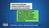 Le chat tra Sara e il fidanzato: "Dovrò risolvere questa situazione"