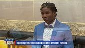 Omicidio Pierina: Louis in aula con abito azzurro e papillon