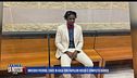 Omicidio Pierina: Louis in aula con papillon rosso e completo bianco