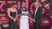 Stasera torna Zelig 30 con Claudio Bisio e Vanessa Incontrada