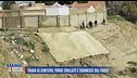 Frana al cimitero: tombe crollate e sommerse dal fango