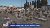 Finta badante avvicina gli anziani al cimitero e li abbraccia per derubarli