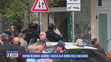 Rapina in banca a Napoli: caccia alla banda delle maschere