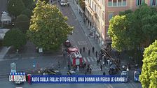 Auto sulla folla: otto feriti, una donna ha perso le gambe