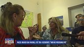 Paese invaso dai pavoni, lite tra i residenti: "Non ne possiamo più"
