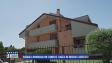 Picchia la compagna con stampelle e mazza da baseball: arrestato