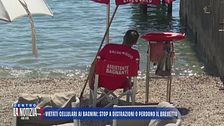 Vietati cellulari ai bagnini: stop a distrazioni o perdono il brevetto