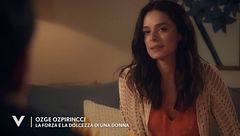 Özge Özpirinççi: la forza e la dolcezza di una donna