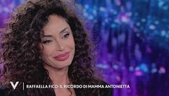 Raffaella Fico e il ricordo di mamma Antonietta