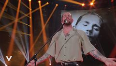 Enrico Nigiotti in "Ogni volta che non so volare"