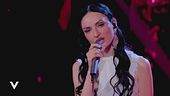 Arisa canta "Foto mosse"