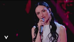 Arisa canta "Foto mosse"