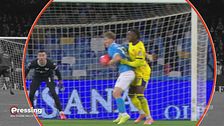 La moviola di Napoli-Verona: mano di Hojlund, giusto annullare il gol