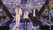 Matteo Verga, papà Mario e Ermal Meta in "Lo stadio"