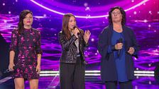 Flavia Renzi, mamma Barbara e Giusy Ferreri in "Il mare immenso"