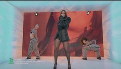 Gaia canta "NUDA"