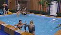 Nuovo turno di tuffi in piscina