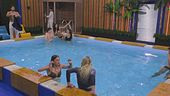 Nuovo turno di tuffi in piscina
