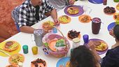 Una cena a tema, senza dimenticare la comodità