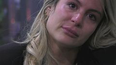 Flaminia Romoli scoppia in lacrime