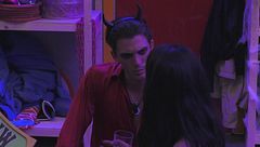 Jonas Pepe: "Ho provato a baciare Anita e non ci sono riuscito"