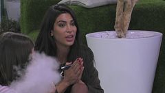 Rasha Younes a Francesca Carrara: "Sei una contraddizione continua"