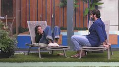 Omer Elomari: "Rasha oggi sei stranissima, mi eviti e non parli con me"