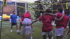 Pallavolo in giardino: il match si infiamma