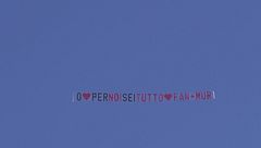 L'affetto dei fan per Omer Elomari: "O, per noi sei tutto Fan + Mur"