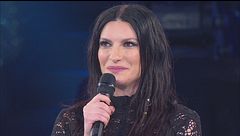 Laura Pausini: ''Facevo pianobar e una sera entrò Lucio Dalla...''