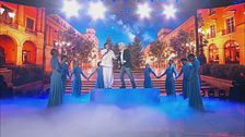 Ron e Pierdavide Carone cantano ''Piazza grande''