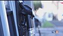 Sale prezzo petrolio Sos beni di consumo