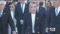Picchia agenti, libero, Meloni: "Inaccettabile"