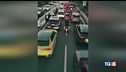 Paralizzano il traffico per girare un videoclip
