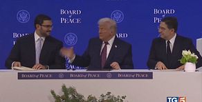 Pace e ricostruzione a Davos è Trump show