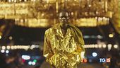La magia dell'oro in passerella a Parigi