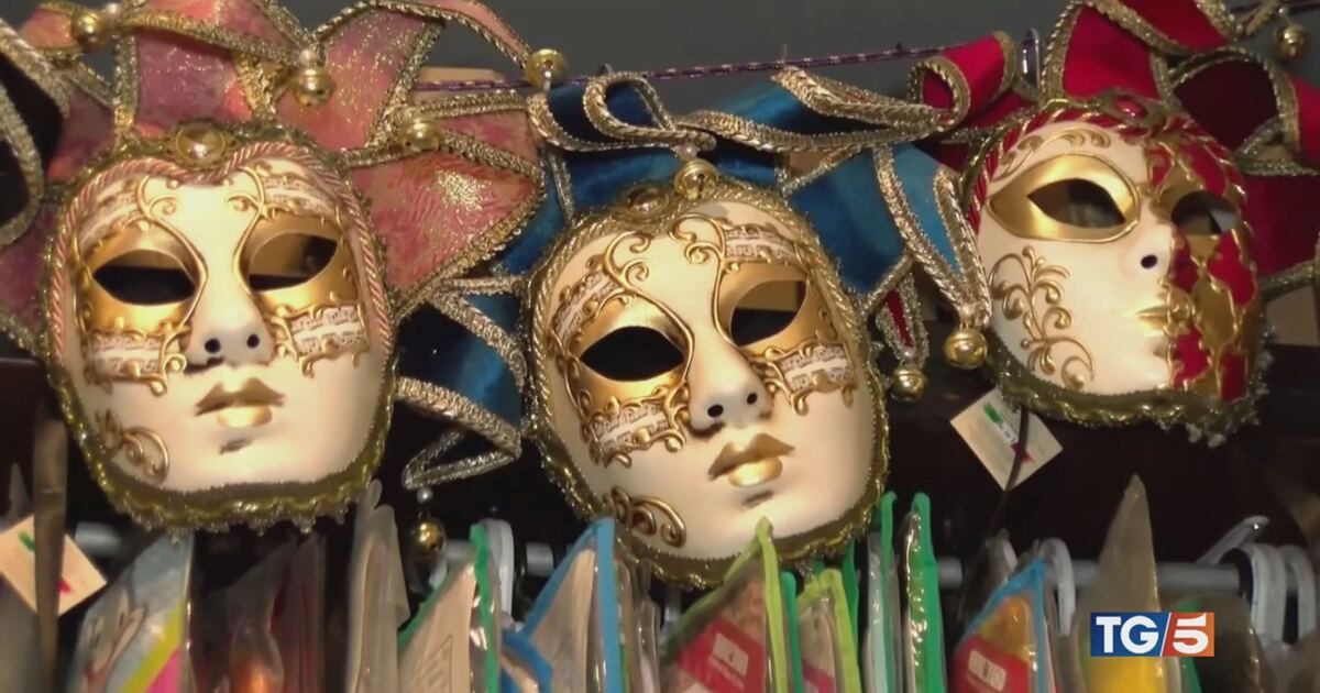 TG5: Maschere, carri, dolci Carnevale è alle porte Video | Mediaset ...