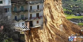 Niscemi più del Vajont, notte ancora di paura