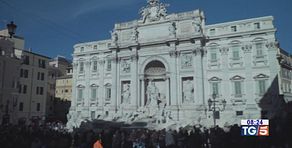 La Fontana di Trevi da oggi a pagamento