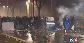 Black bloc stranieri tra i violenti a Torino