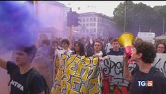 Scuole, tir, aerei Italia bloccata