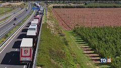 Trasportatori in strada si allarga la protesta